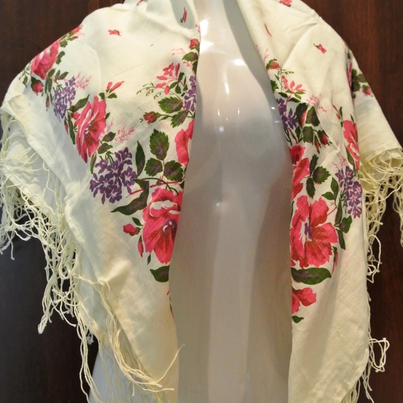 Set of Two Shawls Peasant Style with Flowers Size 36" x 36" - Picture 7 of 8